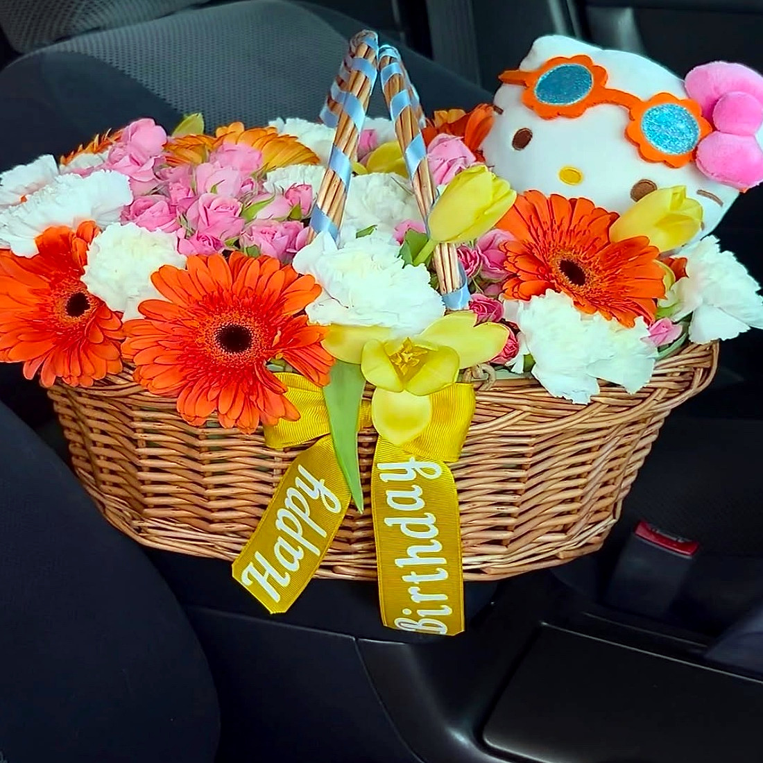 Hello Kitty flower basket
